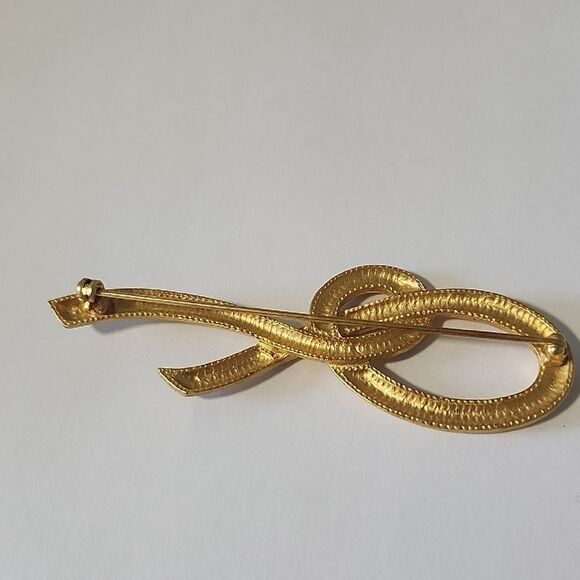 Brushed Gold Knot Loop Brooch - Picture 3 of 4